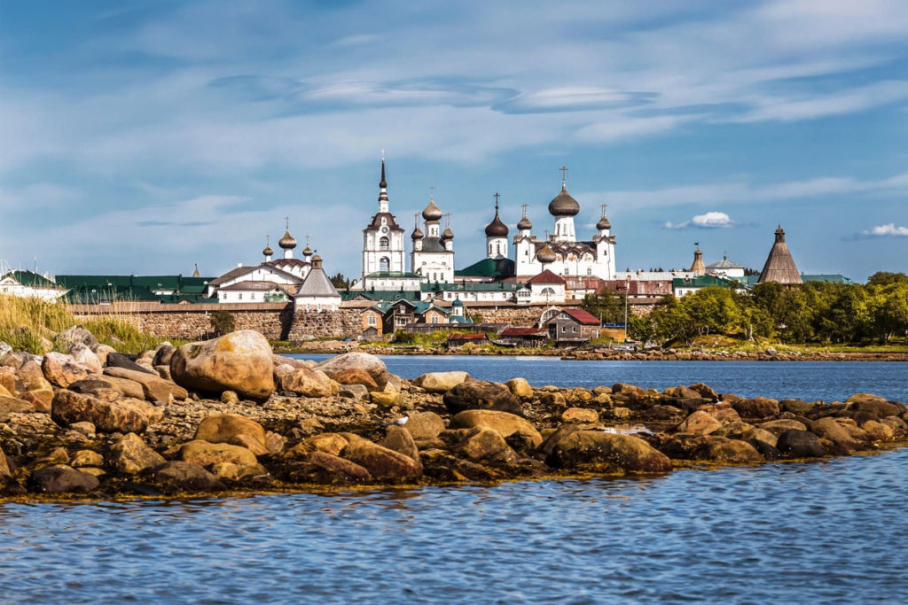 Архангельск -вид с воды на город