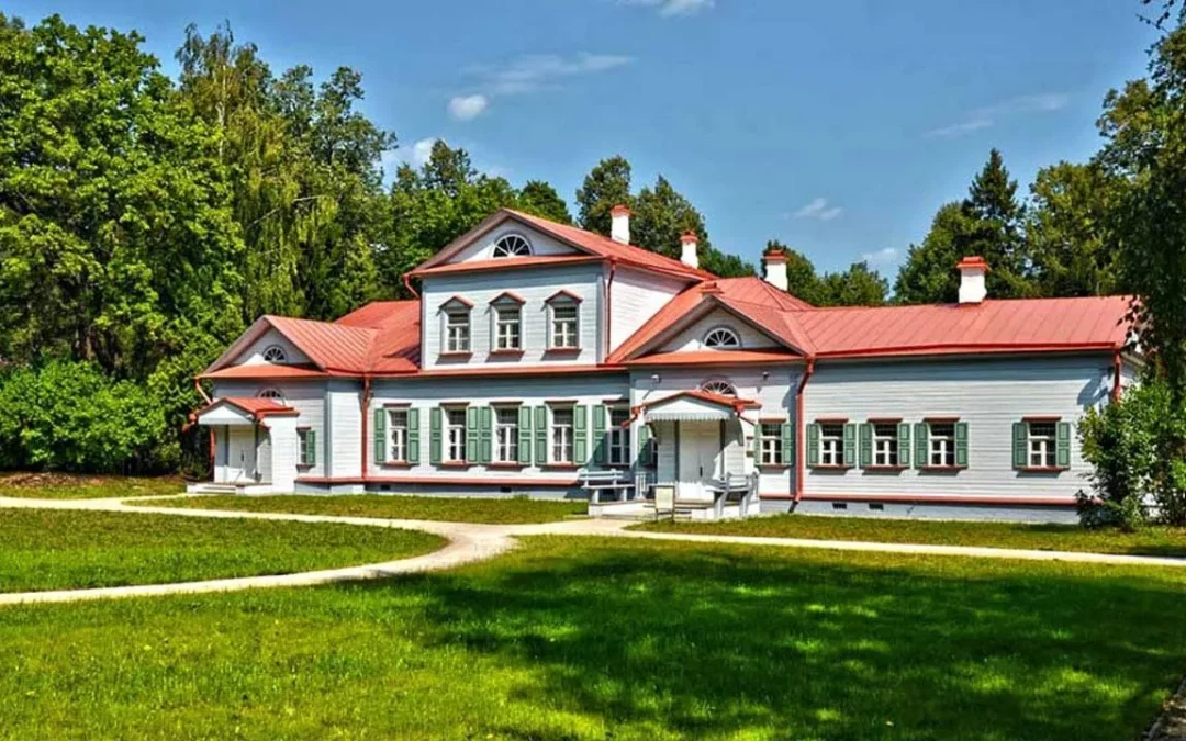 Усадьбы в Абрамцево и Мураново