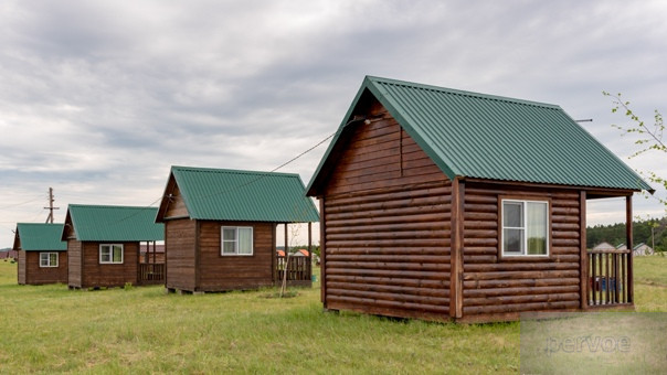 Деревянные домики для отдыха на Алтае